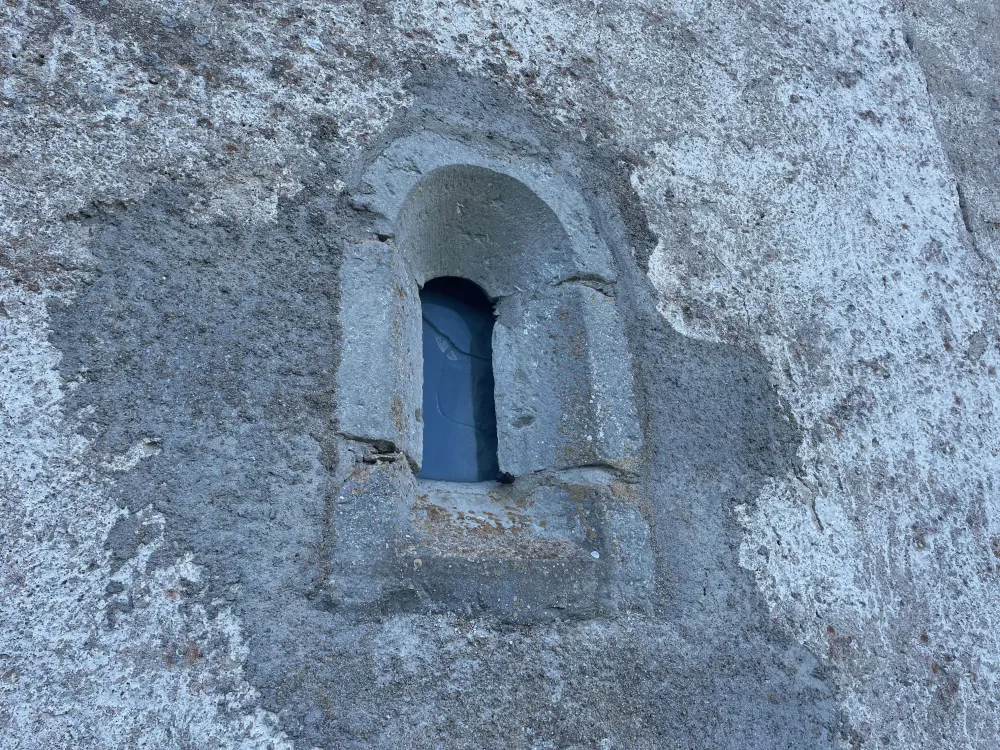 Source interior