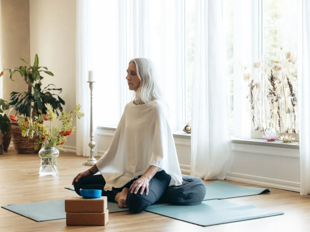 TYSTRETREAT med VIPASSANA & YOGA & NATURPROMENADER 