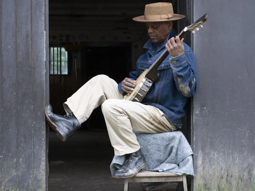 Eric Bibb