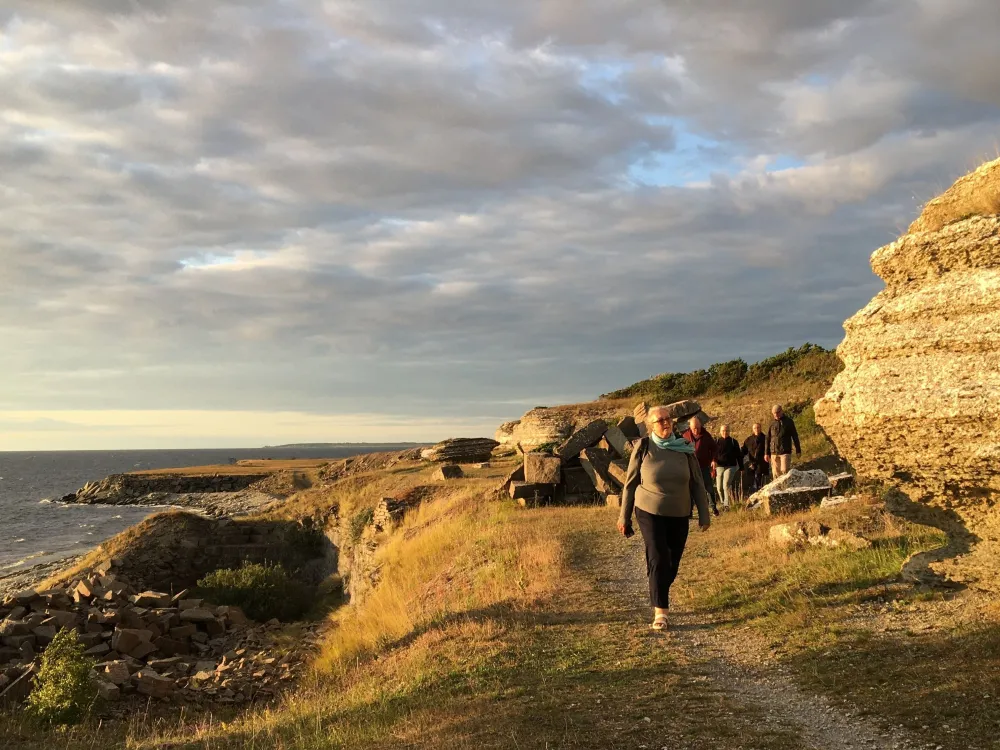 Stenkusten i skymningen