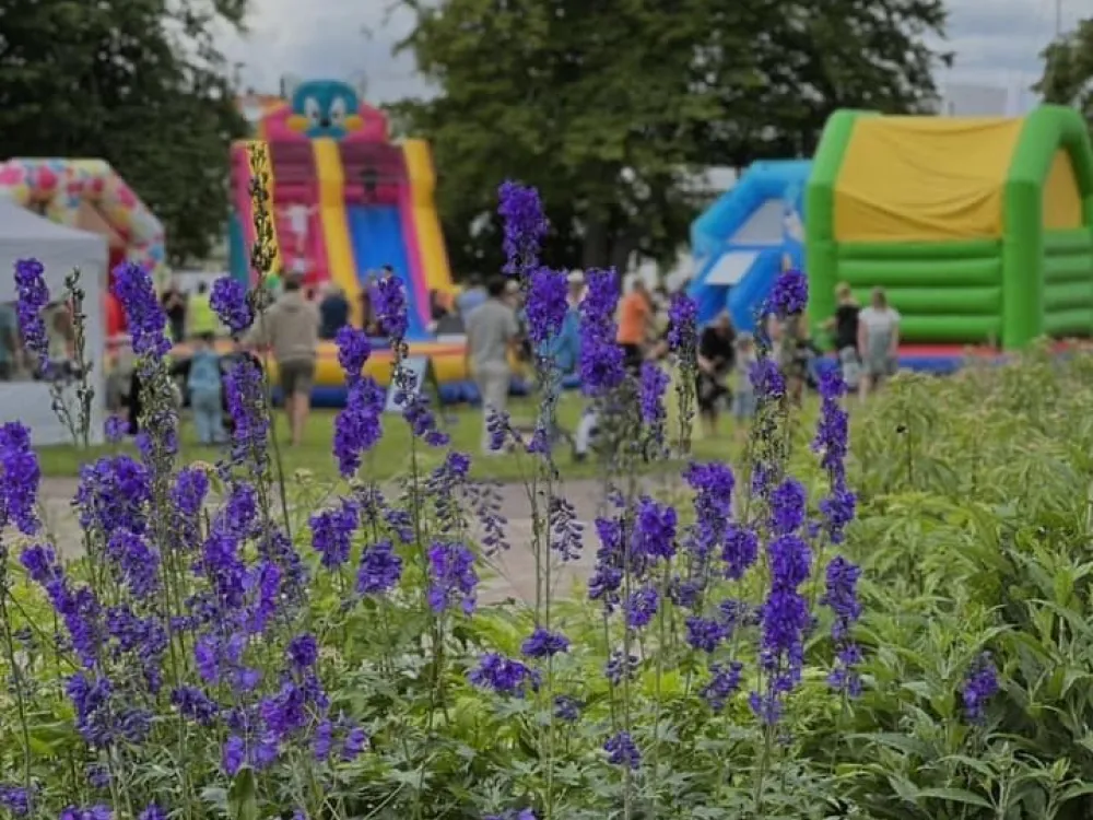 Sommarkul för Barnen i Societetsparken