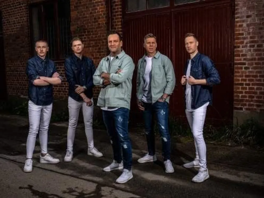 Sommarkväll på Borgholms torg