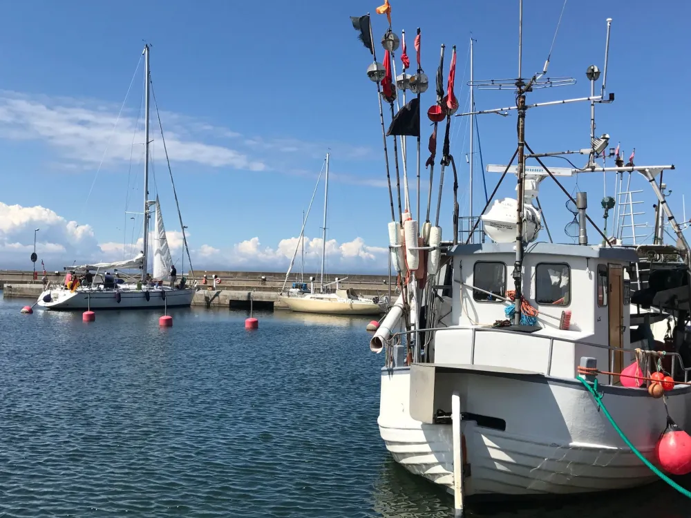 Der Smakglädje-Laden im Hafen von Byxelkrok