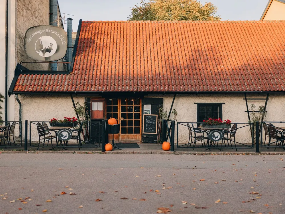 Lindas Restaurant & Pizzeria