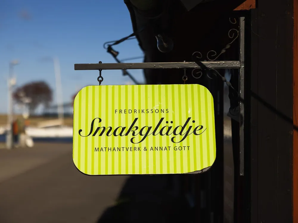 Der Smakglädje-Laden im Hafen von Byxelkrok