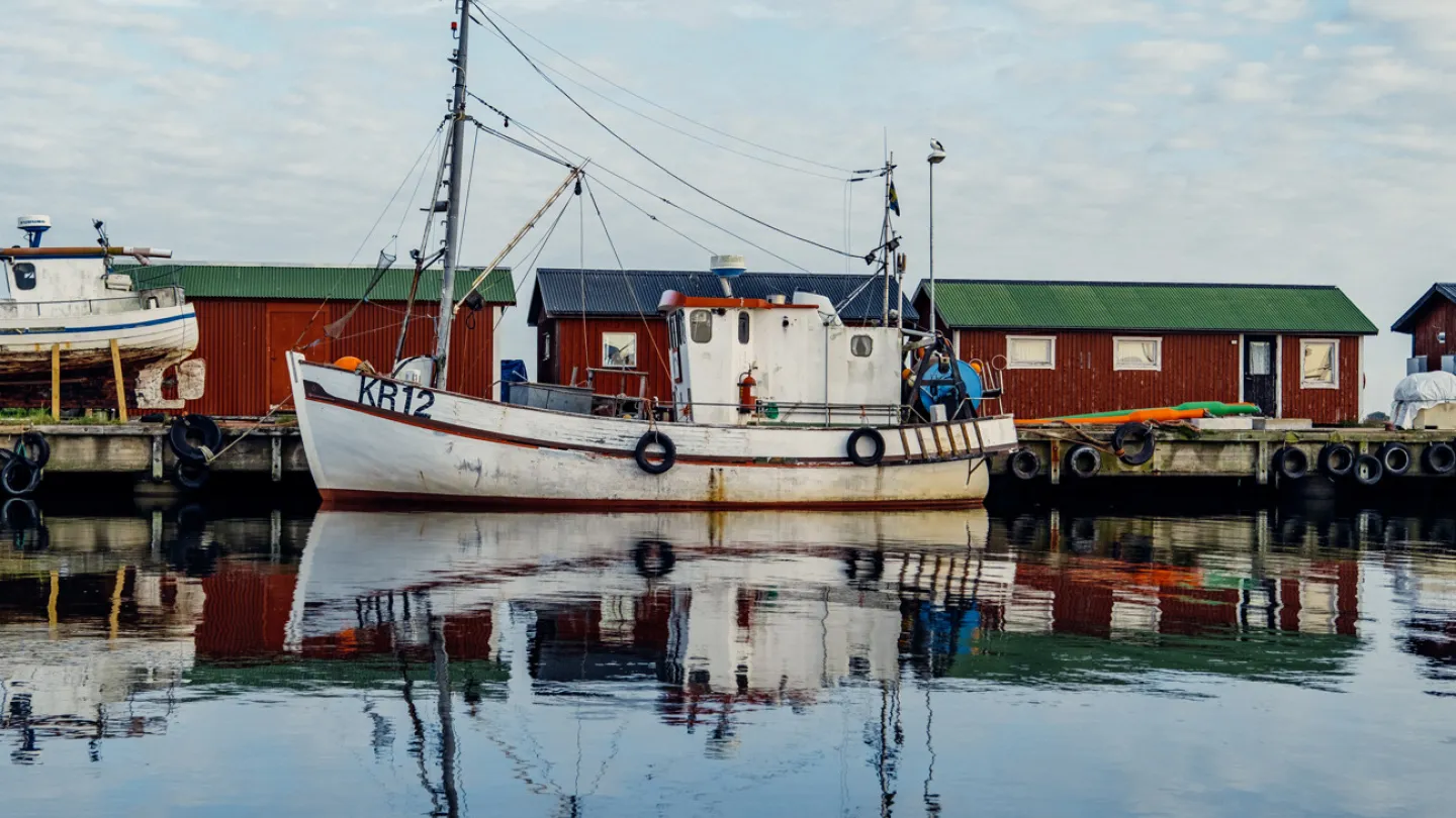 Fiskebåt i Bläsinge hamn på Öland.