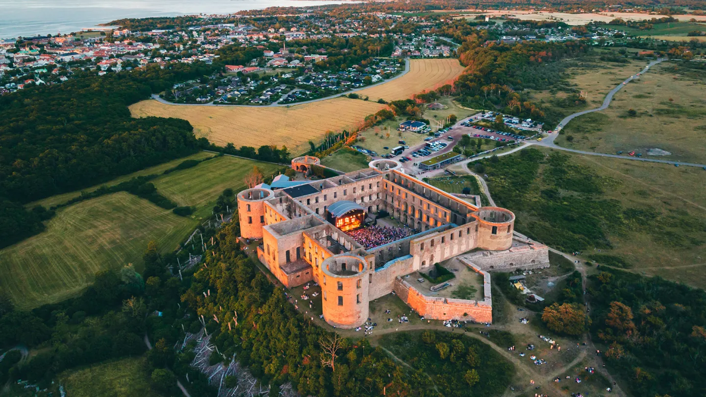 Borgholms slott konsert bildtagen av drönare