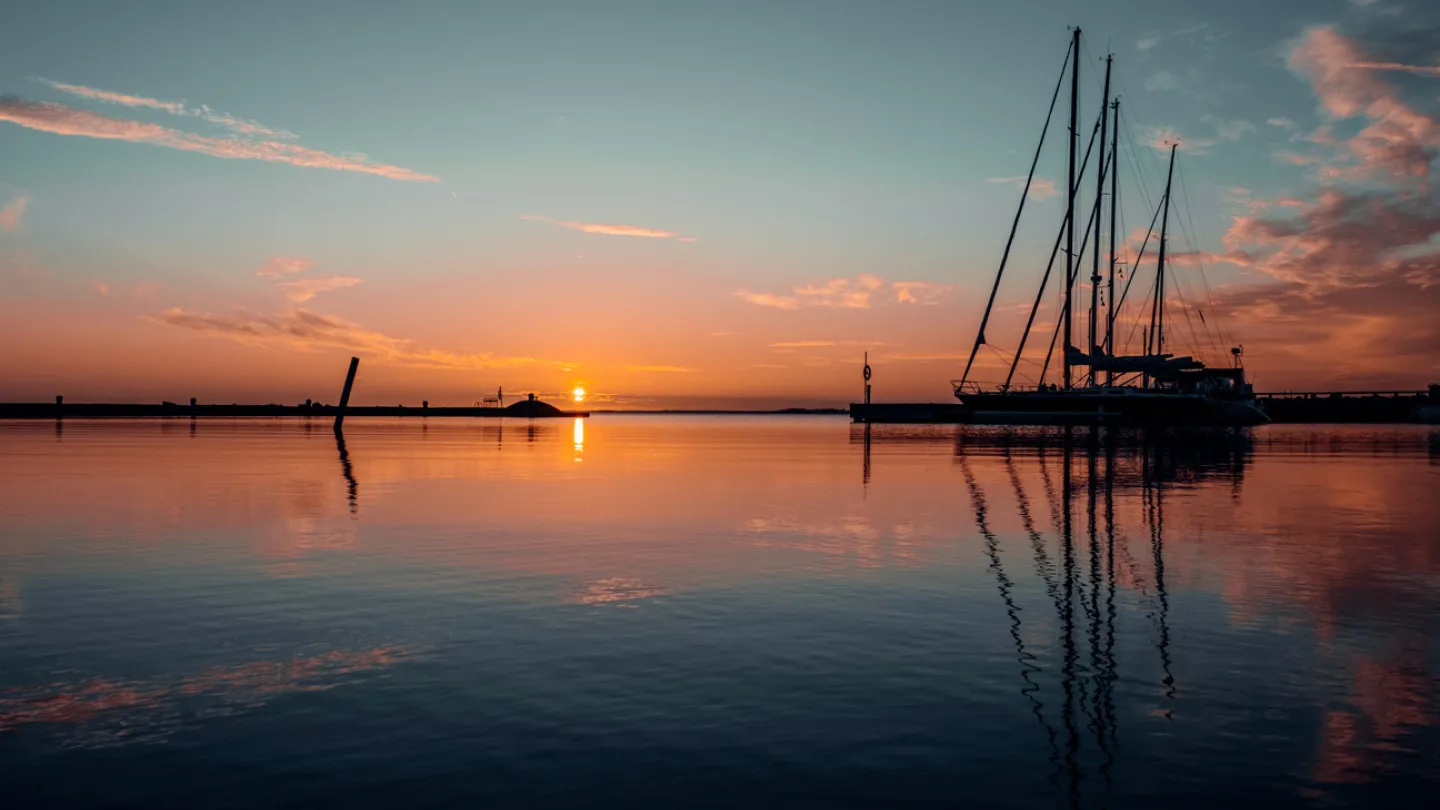 Solnedgång i Stora Rörs gästhamn på Öland